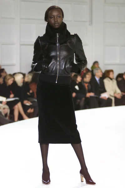 Look 10